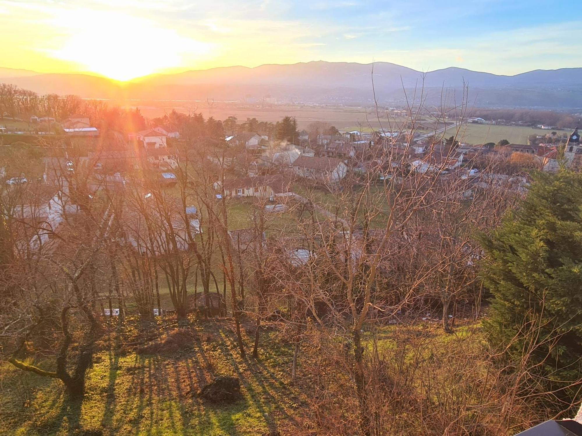 Gite De 70M² Avec Vue Sur Le Massif Du Pilat Clonas-sur-Vareze Exteriör bild